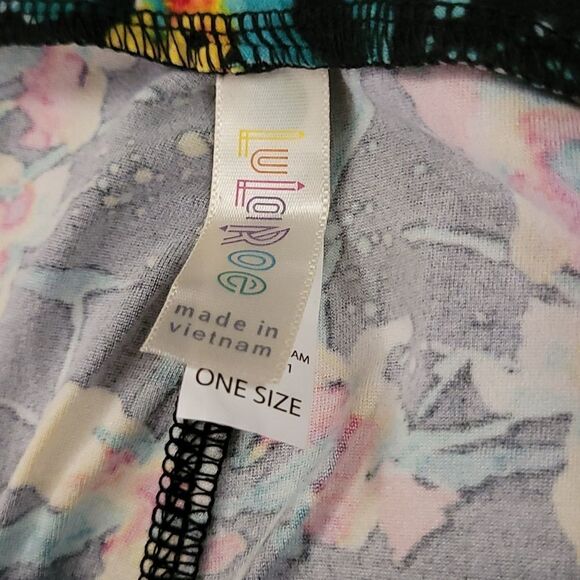 ‼️SALE‼️ Lularoe Women's Leggings - ONE SIZE - Picture 4 of 4